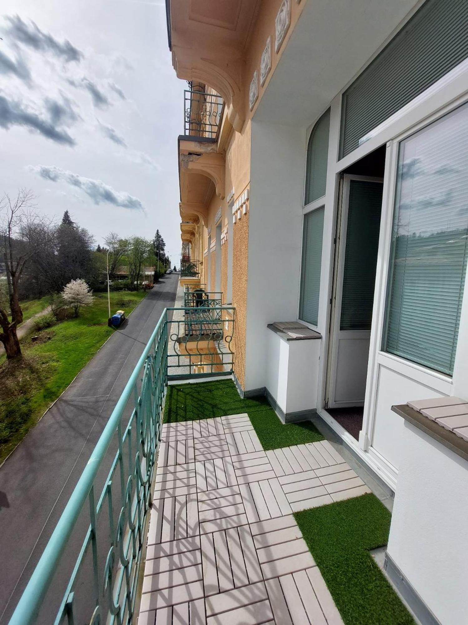 Balconies Above Colonnade Apartments Mariánské Lázně Exteriér fotografie