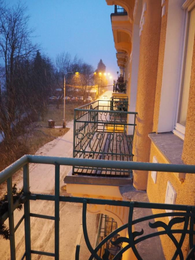 Balconies Above Colonnade Apartments Mariánské Lázně Exteriér fotografie